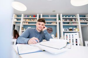 How to Structure Your Dissertation Effectively